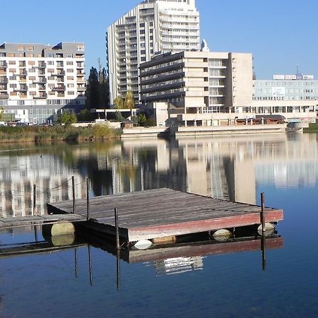 Garni Hotel Junior Bratislava Exteriör bild